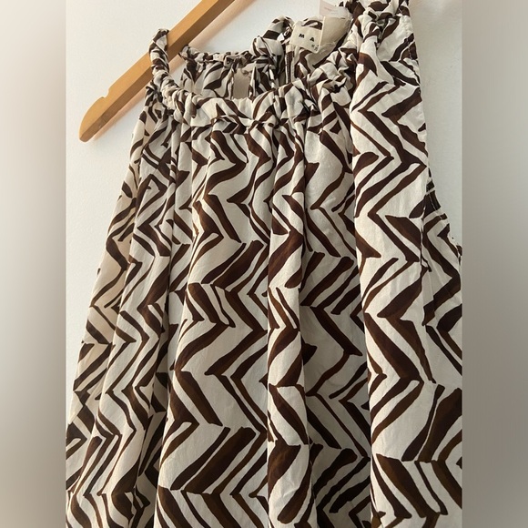 Marni by H&M stunning 100% silk halter style, peak of your back and tie closure. - Picture 3 of 10